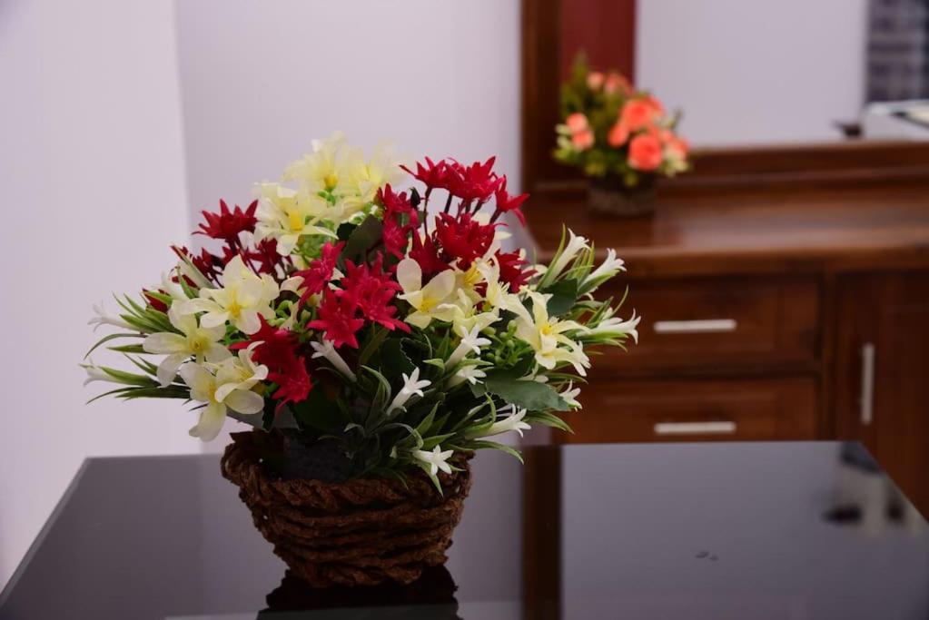 קנדי Saru Holiday Apartment - Upto 6 Guests מראה חיצוני תמונה