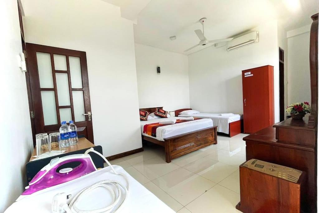 קנדי Saru Holiday Apartment - Upto 6 Guests מראה חיצוני תמונה
