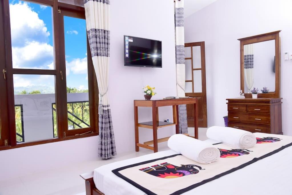 קנדי Saru Holiday Apartment - Upto 6 Guests מראה חיצוני תמונה