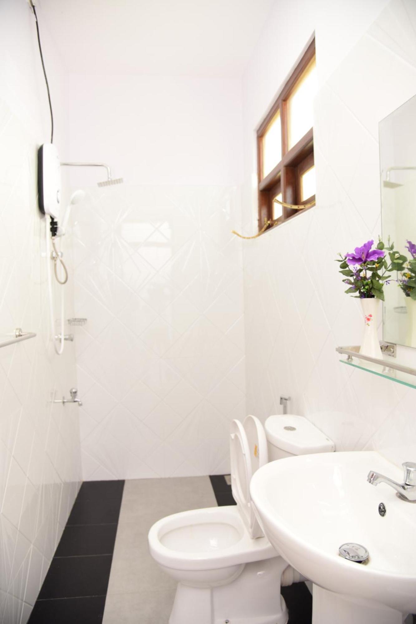 קנדי Saru Holiday Apartment - Upto 6 Guests מראה חיצוני תמונה
