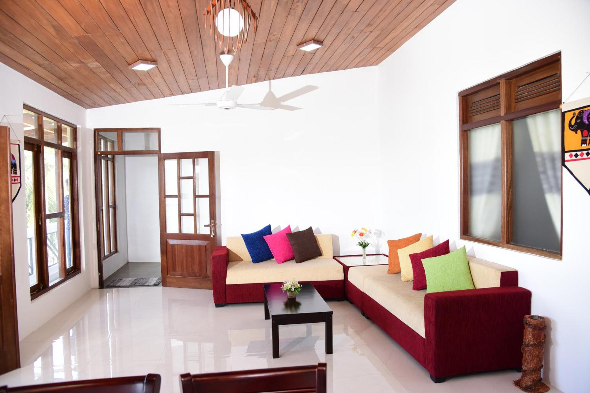 קנדי Saru Holiday Apartment - Upto 6 Guests מראה חיצוני תמונה